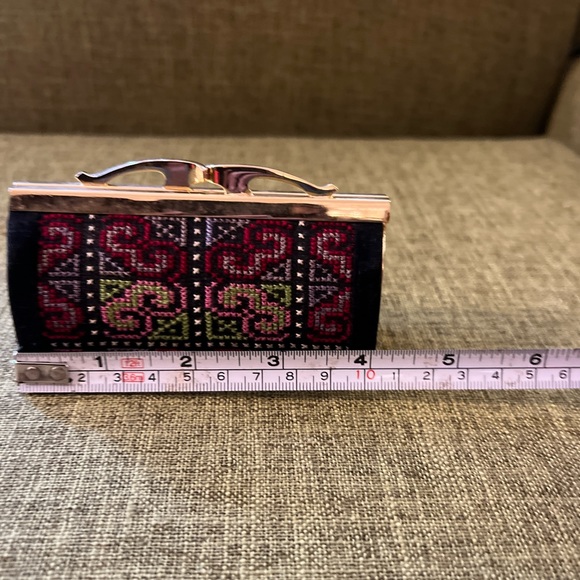 Vintage Embroidered Lipstick Case - Picture 4 of 5